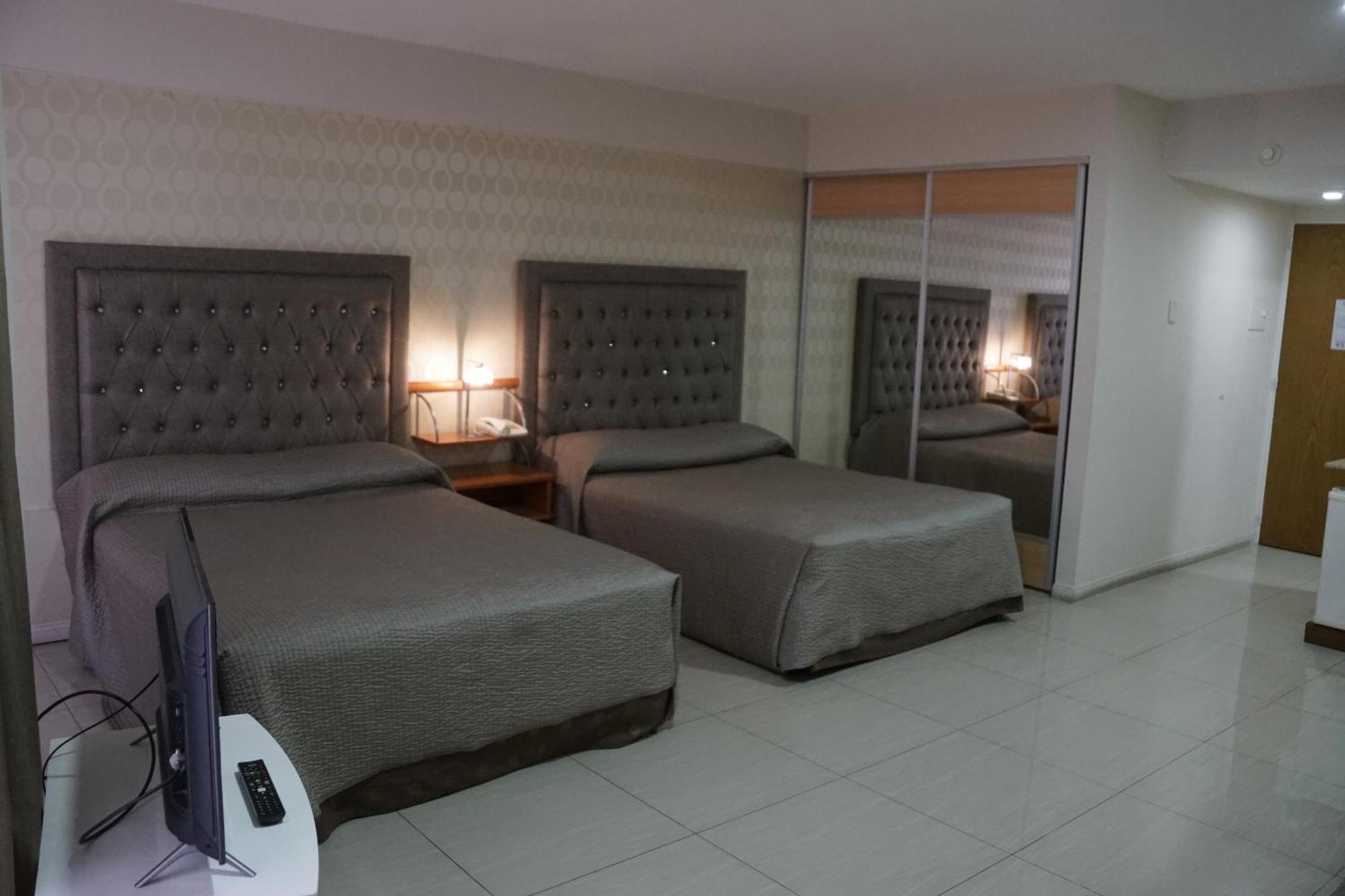 Hotel Howard Johnson Rosario Exteriör bild