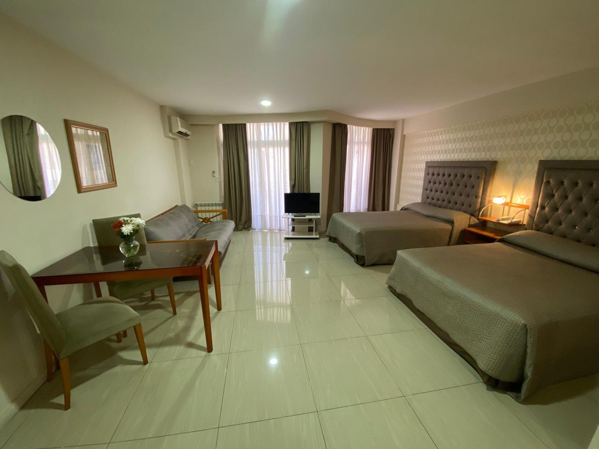 Hotel Howard Johnson Rosario Exteriör bild