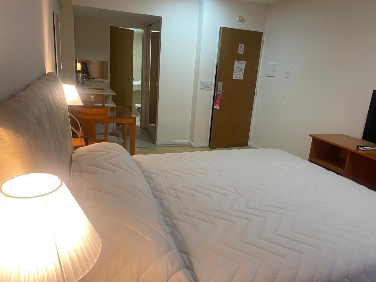 Hotel Howard Johnson Rosario Exteriör bild